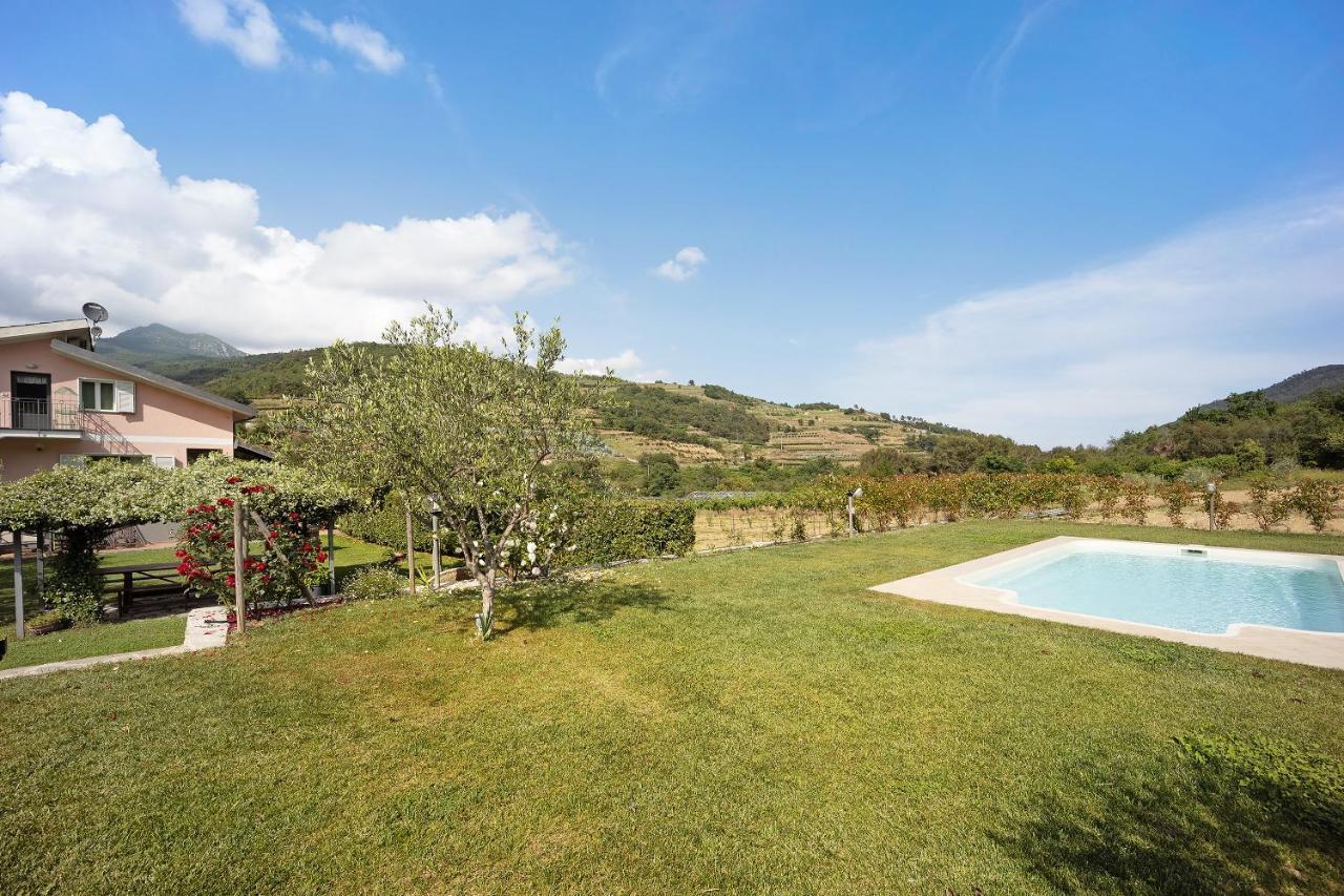 Mansarda Albero Verde Con Piscina Casanova Lerrone Buitenkant foto